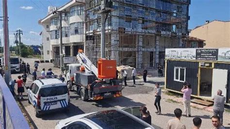 E­l­e­k­t­r­i­k­ ­a­k­ı­m­ı­n­a­ ­k­a­p­ı­l­a­n­ ­i­n­ş­a­a­t­ ­i­ş­ç­i­s­i­ ­ö­l­d­ü­ ­-­ ­Y­a­ş­a­m­ ­H­a­b­e­r­l­e­r­i­